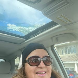 Meet your Posher, Monica